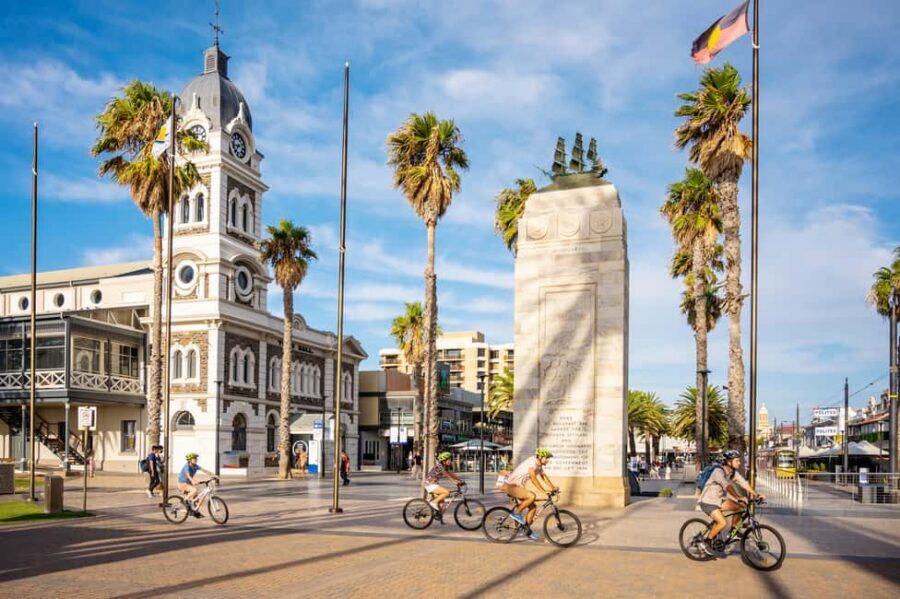 Adelaide: City to Sea, Bike and Kayak Safari - Transportation, Equipment, and Group Dynamics