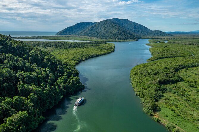 All Inclusive Day Tour to Frankland Islands Great Barrier Reef - Highlights and Unique Aspects