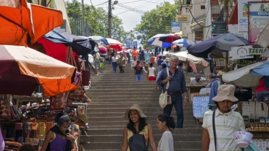 Antananarivo: Guided Tour and sunset in queen's palace - Authentic Insights from Travelers