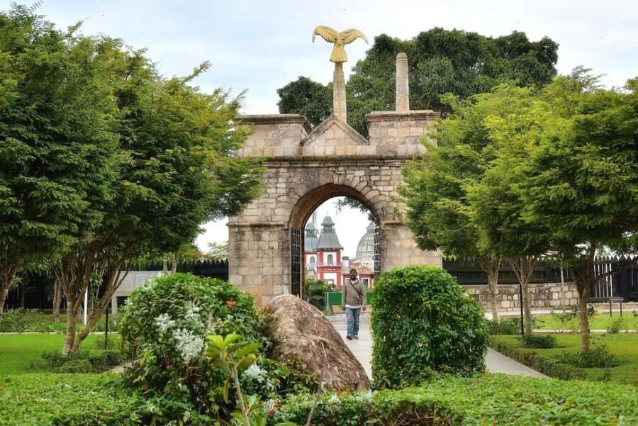 Antananarivo: Lemurs Park & City Tour - Practical Details and What to Expect