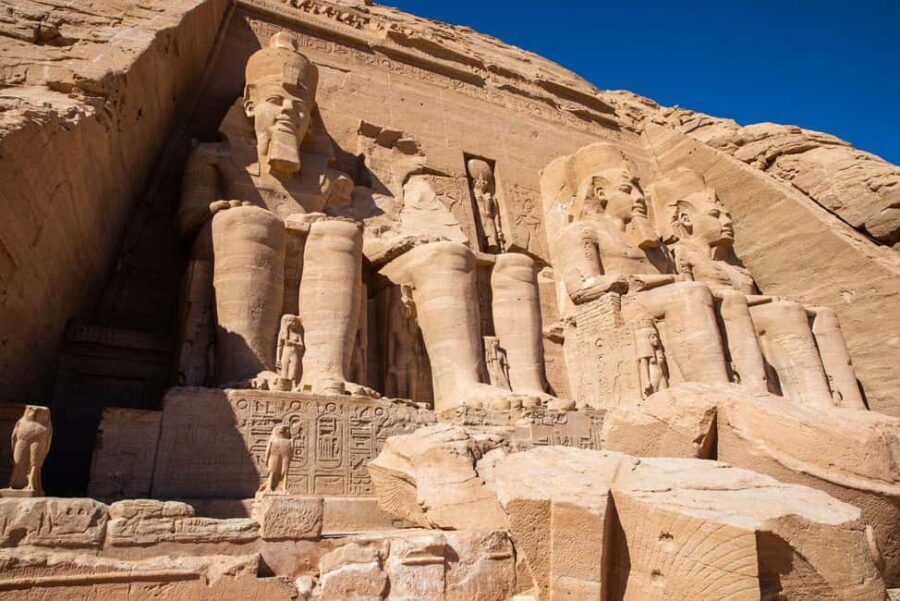 Aswan: Abu Simbel Group Tour with Guide and Entrance Fees - What to Expect at Abu Simbel