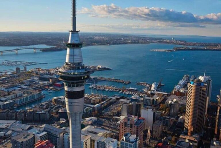 Auckland: Auckland City & Hauraki Gulf Scenic Flight - The Route: From Waiheke to Auckland and Beyond