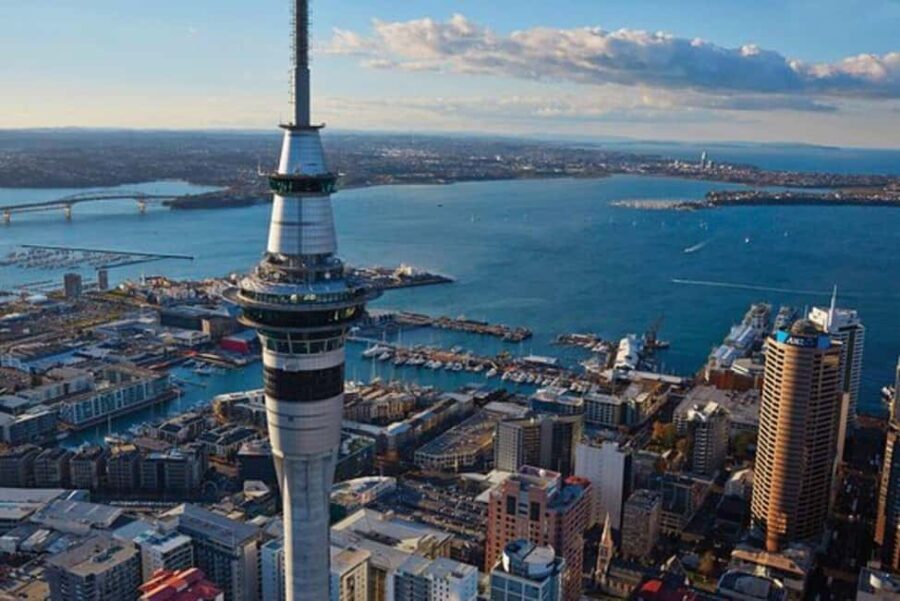 Auckland: Auckland City & Hauraki Gulf Scenic Flight - The Route: From Waiheke to Auckland and Beyond