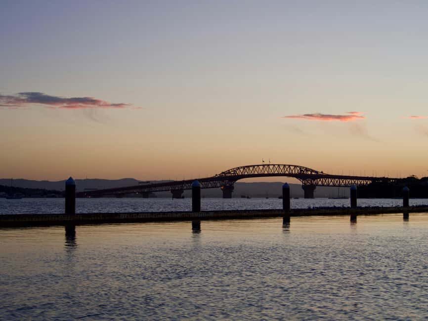 Auckland: Double Decker City Tour with Wine Tastings & Food - FAQs