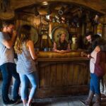 Auckland: Hobbiton and Rotorua Day Tour including Te Puia - The Journey Begins: From Auckland to the Shire