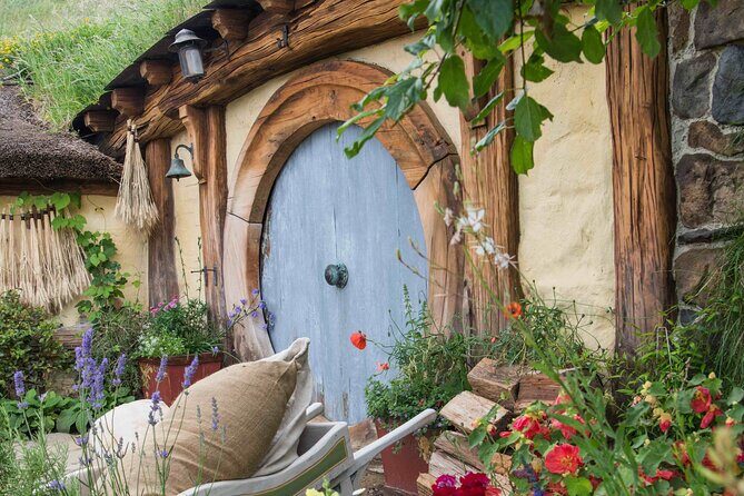 Auckland Private Hobbiton Movie Set and Waitomo Caves Day Tour - Who Is This Tour Best For?