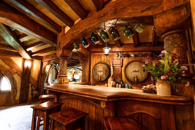 Auckland to Rotorua, Hobbiton and Waitomo 1 Way Small Group Tour - What’s Included and What To Keep in Mind