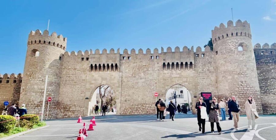Baku: Inner City Walking Tour. - The Experience and Group Dynamics