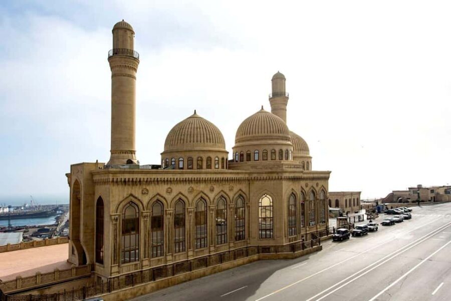 Baku: Intensive 3-Day Sightseeing Tour of Azerbaijan - Detailed Breakdown of the Itinerary