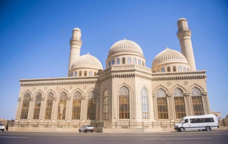 Baku: Modern & Old Guided City Tour - Transportation and Group Size