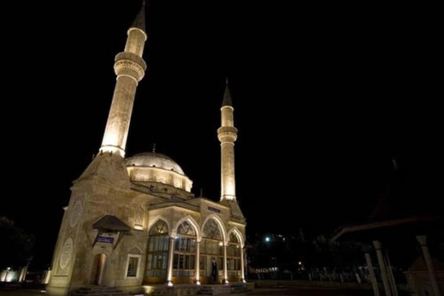 Baku: Nighttime Guided City Tour - Transportation and Group Dynamics