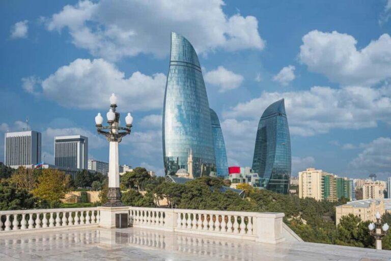 Baku: Old City and Modern City Tour - Transitioning to Modern Baku
