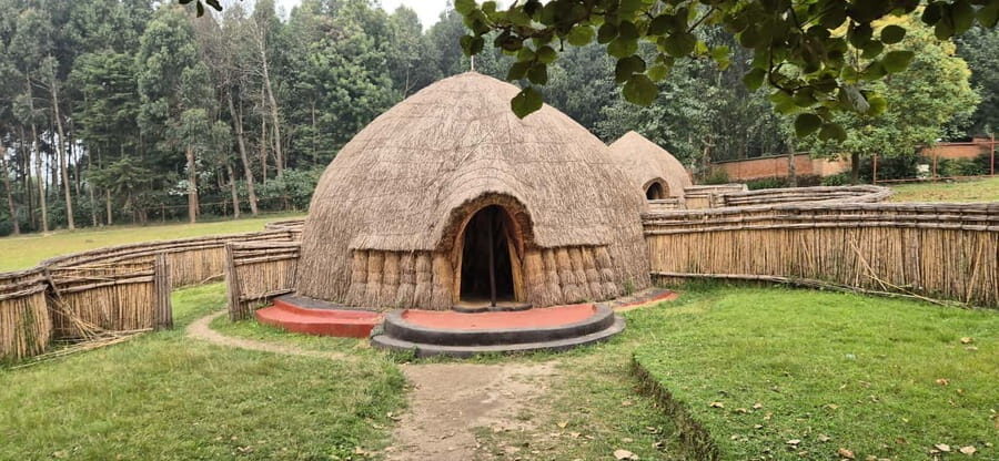 BIGOGWE : Rock Climbing and Cow Milking & Corn Roasting Tour - Practical Details and What to Expect