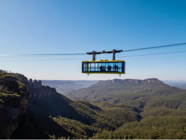 Blue Mountains: Private Scenic Tour with Optional Stops - Exploring Katoomba and Leura