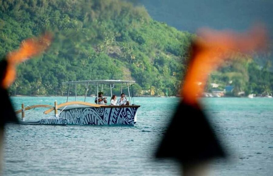 Bora Bora: Private Sunset Cruise Polynesian Motu Dinner - Overview of the Experience