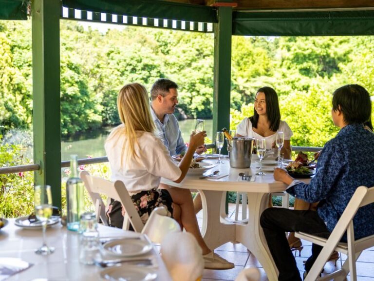Brisbane: Tamborine Mountain Local Winery Tour with Lunch - Who Should Consider This Tour?
