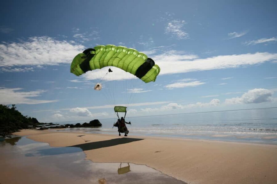 Cairns: Tandem Skydive - Key Points