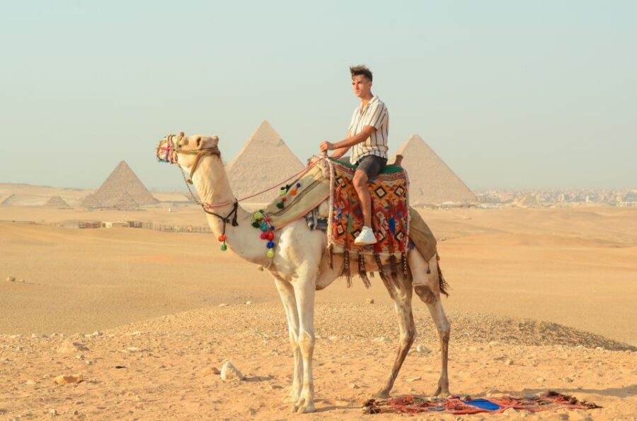 Cairo: Camel Ride Around The Pyramids with Hotel Pickup - Who should consider this tour?