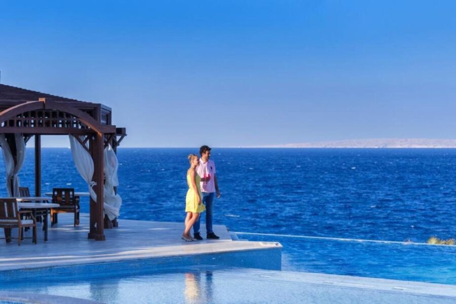 Cairo : Day trip at the red sea at Stella Di Mare - The Value of the Tour
