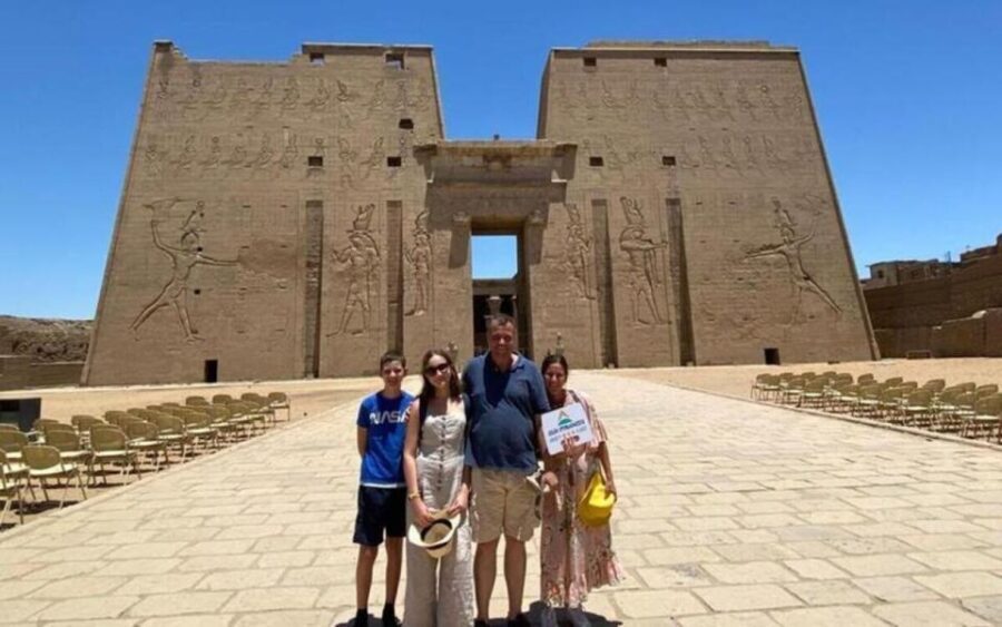 Cairo: Dinner with Grand Egyptian Museum & Pyramids Views - Why This Experience Stands Out