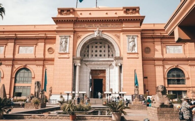 Cairo: Female Guided Tour to Egyptian Museum Private - What to Expect from the Tour