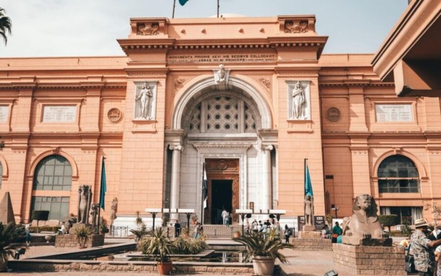 Cairo: Female Guided Tour to Egyptian Museum Private - What to Expect from the Tour