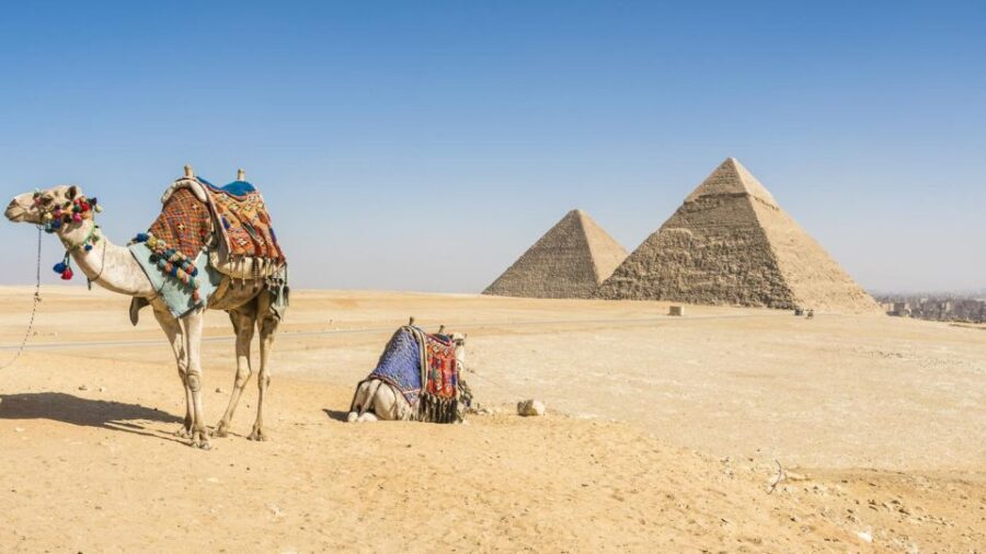 Cairo: Giza Pyramids, Memphis, Saqqara Private Tour & Lunch - Exploring the Pyramids of Giza
