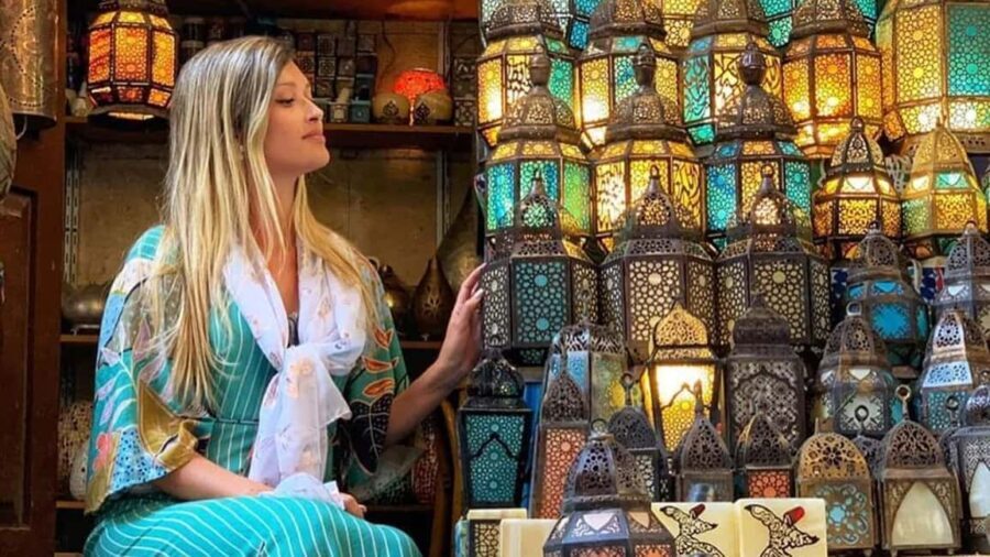 Cairo: Khan Khalili Bazaar and El-Moez Street Private Tour - Khan El Khalili Bazaar: A Shopper’s Paradise