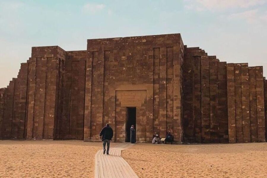 Cairo: Pyramids, Memphis, Sakkara day trip - The Giza Pyramids and Sphinx