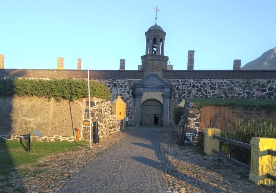 Cape Town: Introductory City Tour by Foot and Minibus - Transport, Timing, and Group Size