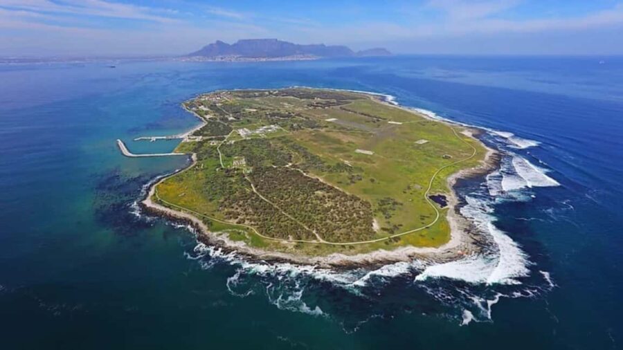 Cape Town: Table Mountain and Robben Island Guided Tour - Deep Dive into the Itinerary