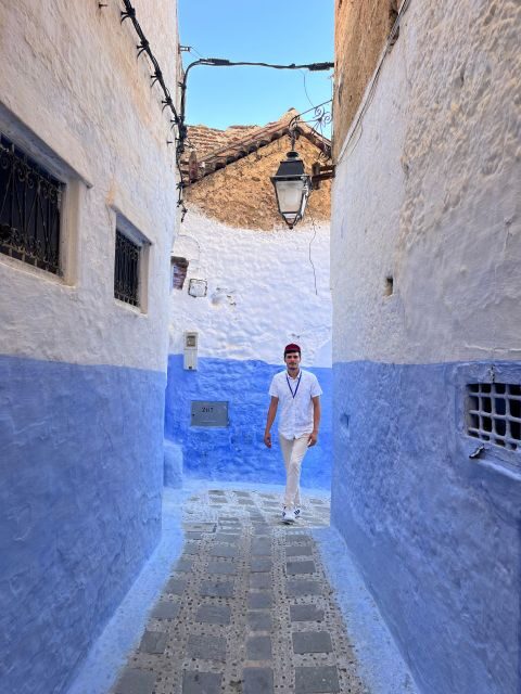 Chefchaouen: Hidden Gems Guided Tour with Mint Tea - Visiting the Kasbah Fortress