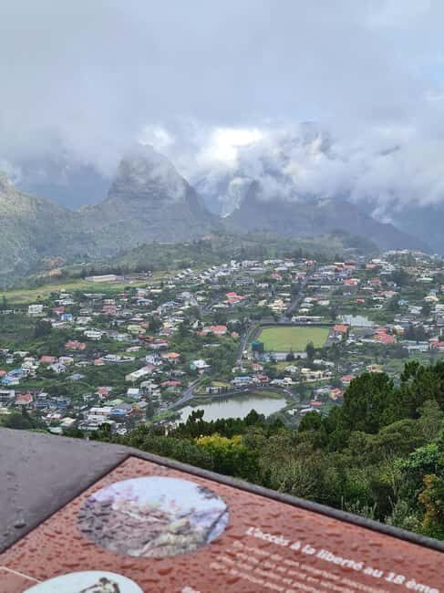 Cilaos : Private tour with guide 8 Person - Exploring Cilaos Village and Local Heritage