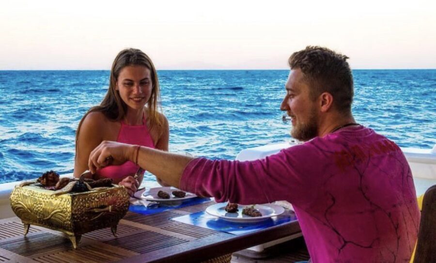 Dahab: luxury Snorkeling cruise with buffet lunch - Key Points