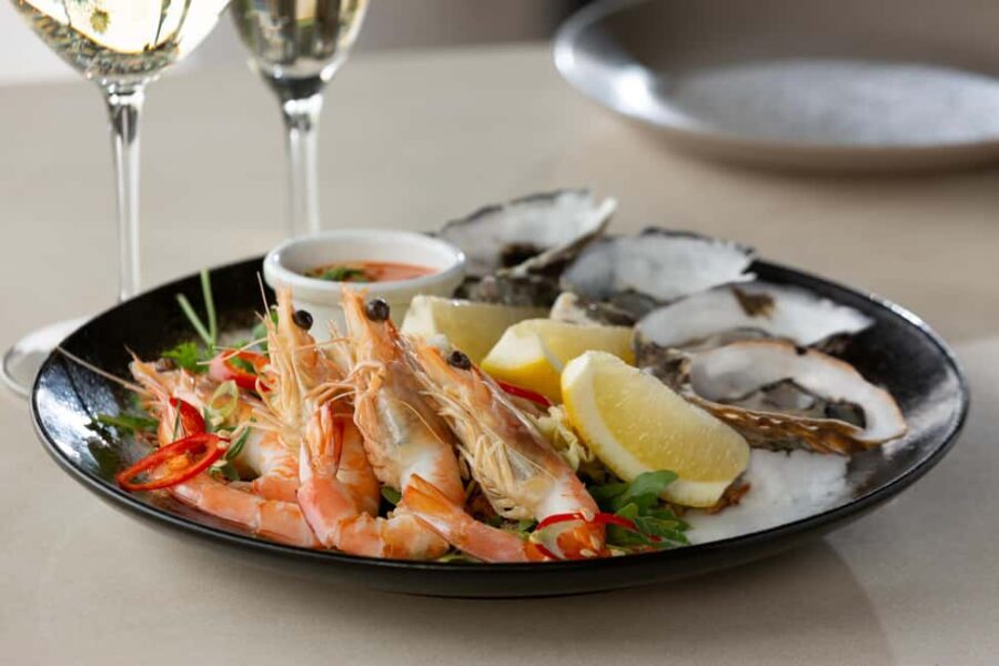 Darwin: Waterfront Seafood Dinner with Wine for Two - The Flow of the Evening: What You Can Expect