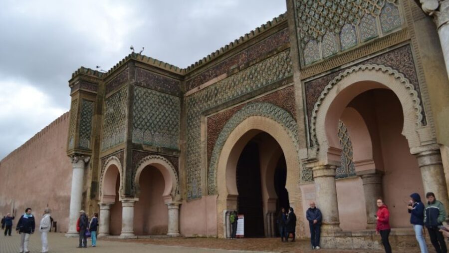 Day trip to meknes ,volubilis , moulay idris - The Transport and Practical Details