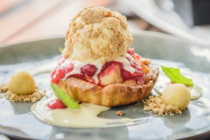 Deluxe Wine Tour to Tamborine Mountain, includes two course lunch - A Deep Dive into the Experience