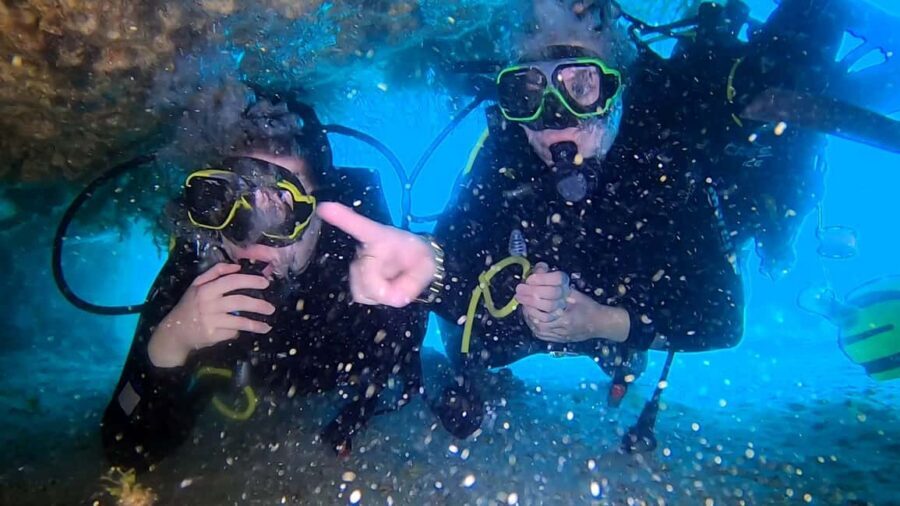 Discover Scuba Diving Program for Beginners - The Scuba Gear and Instruction