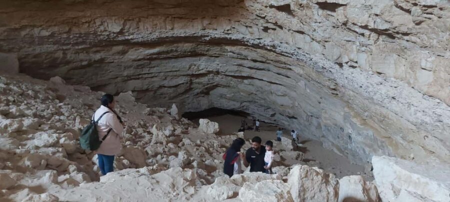 DOHA: A visit to the Singing Dunes & the Misfir Sink hole - Discovering the Singing Dunes