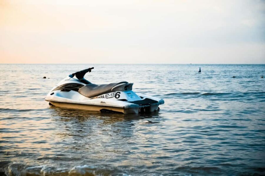 Doha: Self Ride Jet Ski Experience with pickup and drop off - Key Points