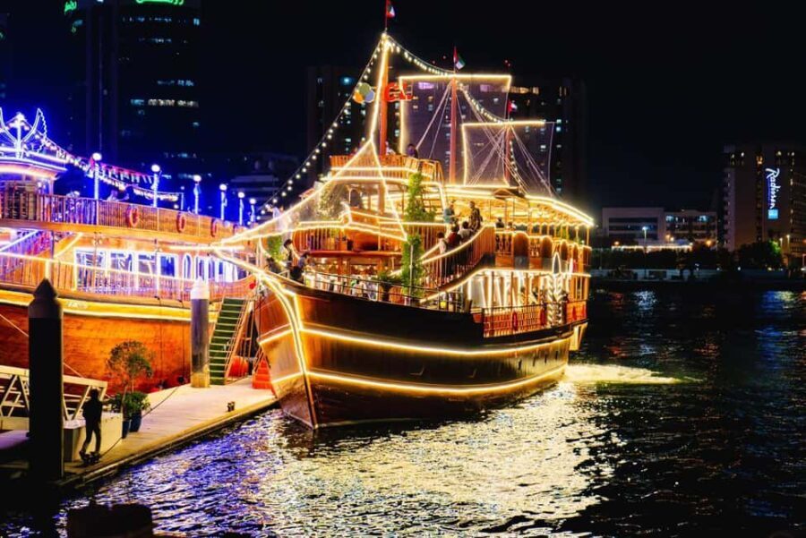 Dubai: Al Seef Largest Dhow Dinner Cruise with Live Show - Experience Overview: What to Expect on the Dubai Dhow Dinner Cruise