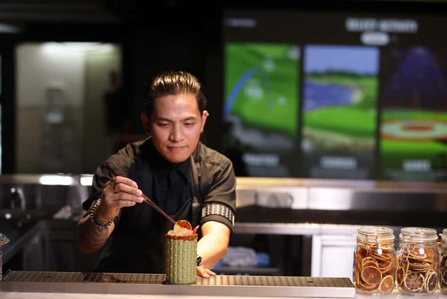 Dubai: Golf Simulator Play & Dine Experience - Practical Details and Tips for Your Visit