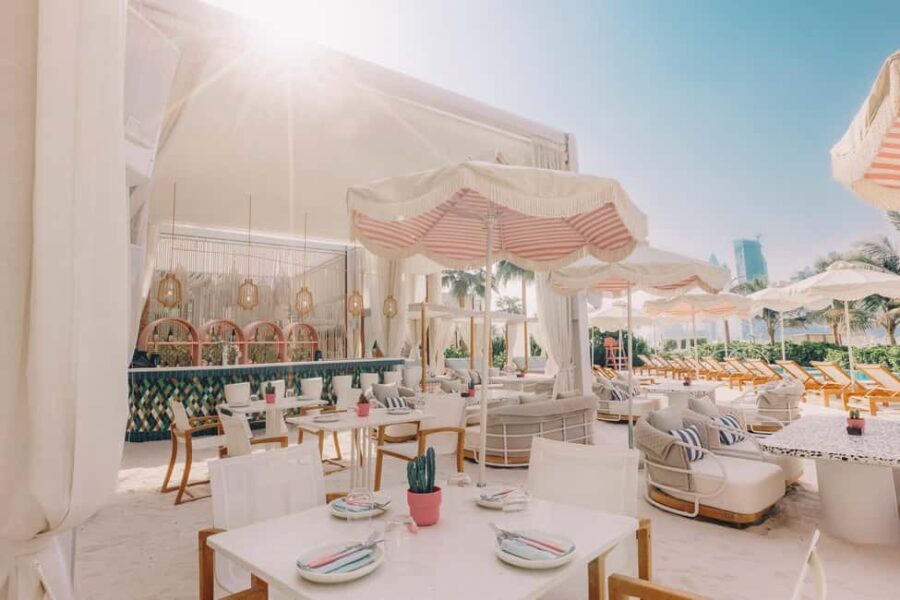 Dubai: Pool & Beach Pass with Prosecco & Fruit Platter for 2 - What to Expect During Your Visit