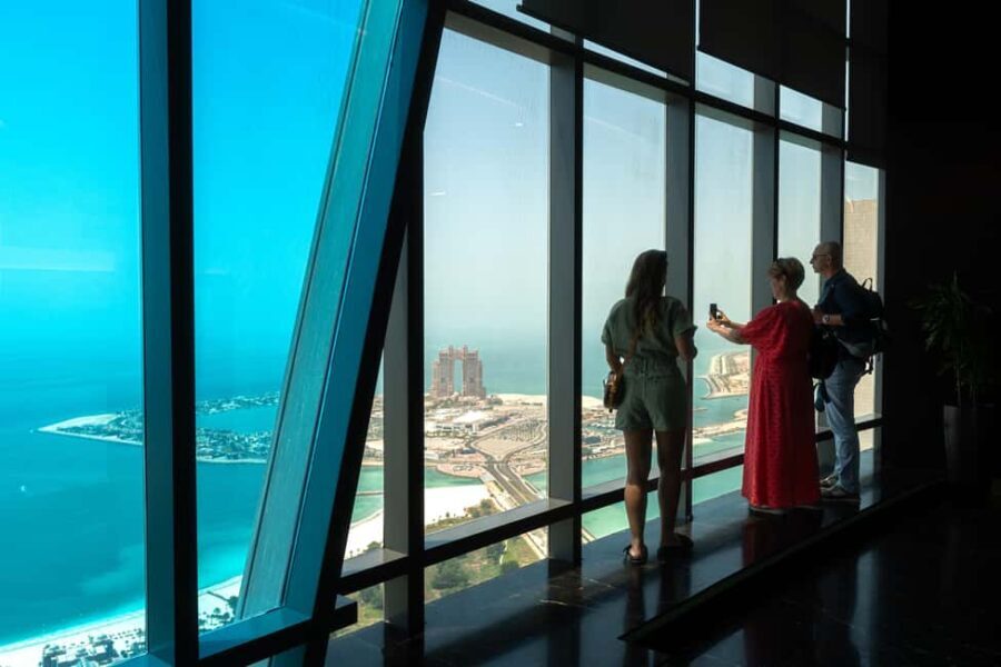 Dubai to Abu Dhabi Private Tour: Grand Mosque & Royal Palace - Visiting the Sheikh Zayed Grand Mosque