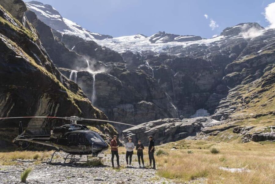 Earnslaw Burn Picnic Helicopter Tour - Landing in the Earnslaw Burn: A Private Mountain Paradise