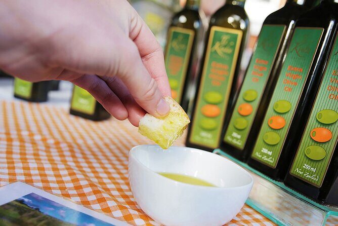 Flavours of our City Food Walk - Guides: The Heart of the Experience