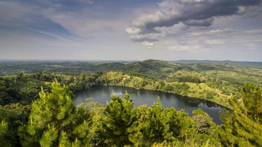 Fort Portal: Amabere Caves, Crater Lakes, and Palace Tour - An In-Depth Look at the Fort Portal Tour