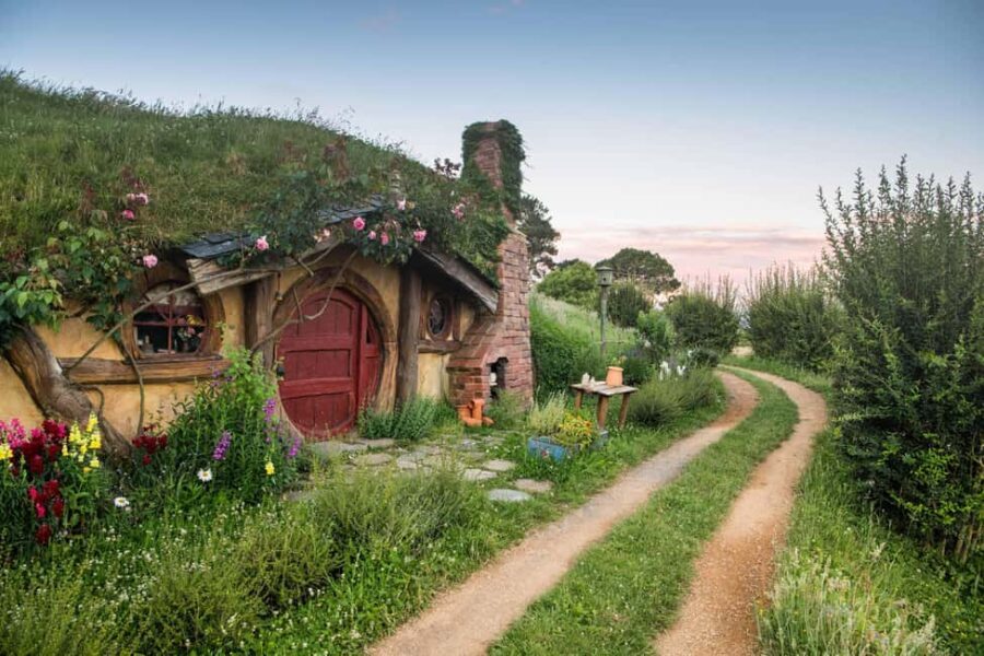 From Auckland: Guided Hobbiton Movie Set Small Group Tour - A Deep Dive into the Hobbiton Experience