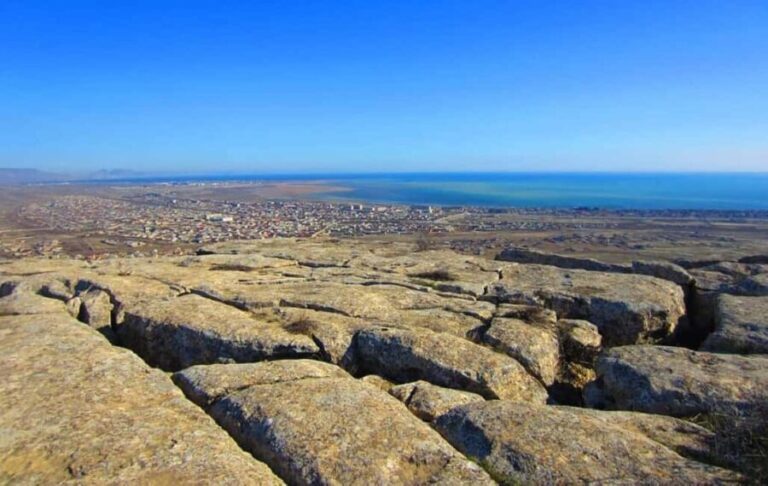 From Baku: Off-Road Gobustan & Mud Volcanoes Tour - The Adventure Begins: Off-Road Excitement
