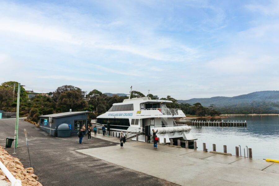 From Coles Bay: Wineglass Bay Cruise with Lunch - The Itinerary Breakdown